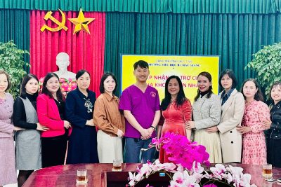 NHA KHOA THIỆN NHÂN – TRAO TẶNG GHẾ ĐÁ CHO TRƯỜNG TIỂU HỌC B CHÂU GIANG